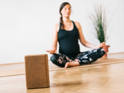 Lisa-Maria Guhl praktiziert Yoga in Irdning, Steiermark, Österreich, am 17.04.2021 Copyright: Lisa-Marie Reiter