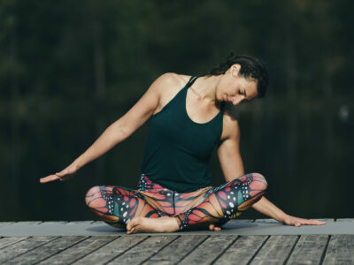Lisa-Maria Guhl praktiziert Forrest Yoga am Ödensee, Steiermark, Österreich, am 06.10.2019. Copyright: Lisa-Marie Reiter