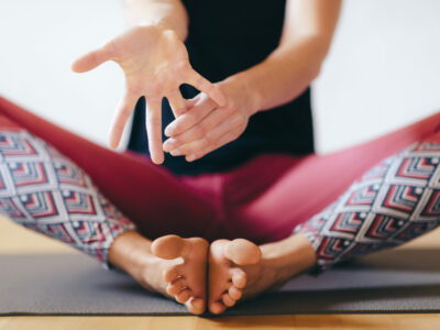 Lisa Guhl praktiziert Forrest Yoga in Selzthal, Steiermark, Österreich, am 06.10.2019. Copyright: Lisa-Marie Reiter