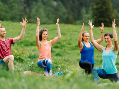 Ennspired Forrest Yoga, Lisa-Maria Guhl Lisa Guhl praktiziert Forrest Yoga am Berg, Wörschachwald, Österreich am 06.06.2020. Copyright: Lisa-Marie Reiter